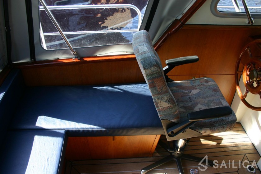 Valkkruiser Sport 1000 - Yacht Charter Sailica