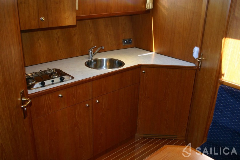 Valkkruiser Sport 1000 - Yacht Charter Sailica