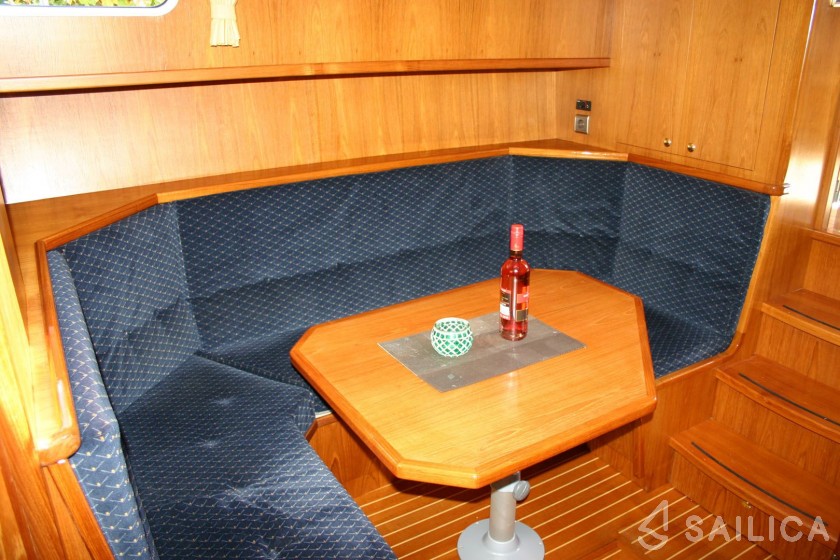 Valkkruiser Sport 1000 - Yacht Charter Sailica