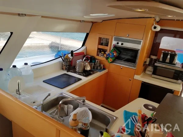 Salina 48 - Yacht Charter Sailica