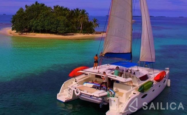 Salina 48 - Yacht Charter Sailica