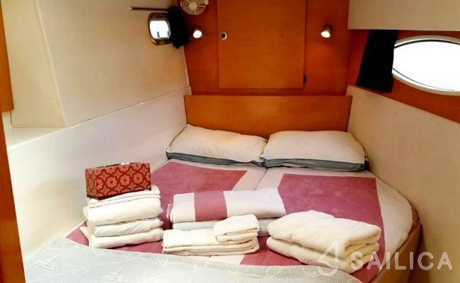 Salina 48 - Yacht Charter Sailica