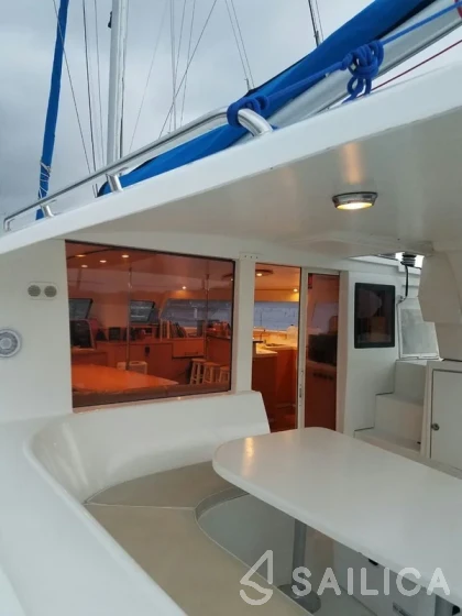 Salina 48 - Yacht Charter Sailica