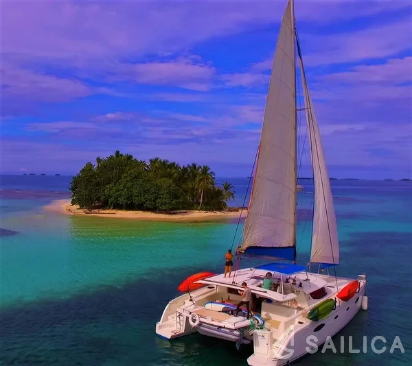 Salina 48 - Yacht Charter Sailica