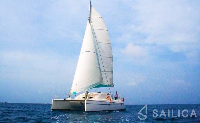Nautitech 40 open NEW - 4 + 2 cab. - Yacht Charter Sailica