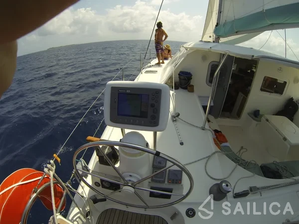 Nautitech 40 open NEW - 4 + 2 cab. - Yacht Charter Sailica