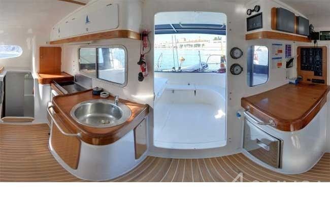 Nautitech 40 open NEW - 4 + 2 cab. - Yacht Charter Sailica