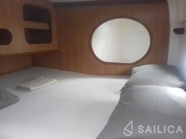 Nautitech 40 open NEW - 4 + 2 cab. - Yacht Charter Sailica