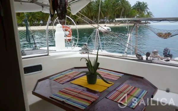 Nautitech 44 - Yacht Charter Sailica