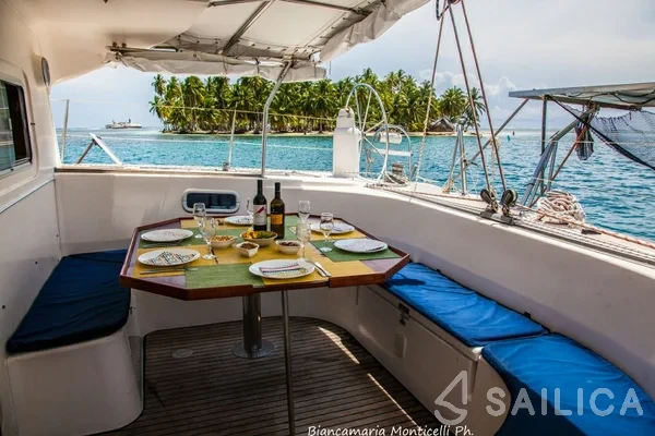 Nautitech 44 - Yacht Charter Sailica