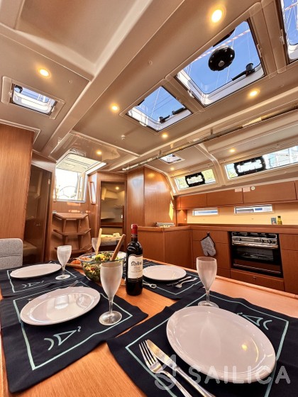 Bavaria 46 Cruiser - Yacht Charter Sailica