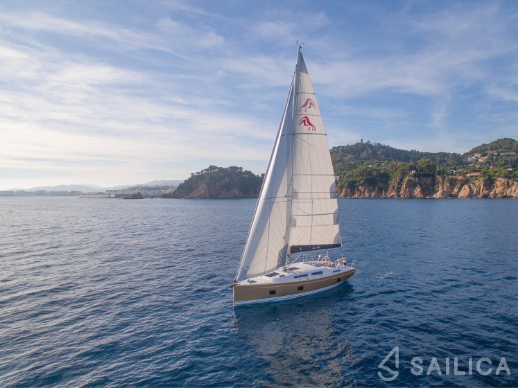 Hanse 418 - Yacht Charter Sailica