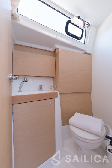 Hanse 418 - Yacht Charter Sailica