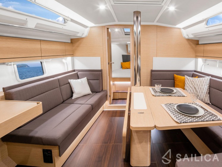 Hanse 418 - Yacht Charter Sailica