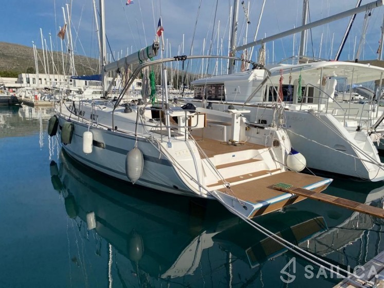 Bavaria 45 - Yacht Charter Sailica