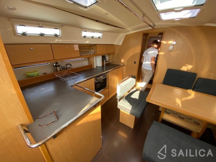 Bavaria 45 - Yacht Charter Sailica