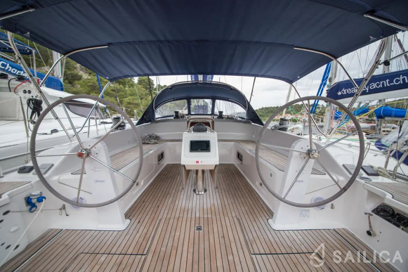 Bavaria 51 Cruiser - Yacht Charter Sailica