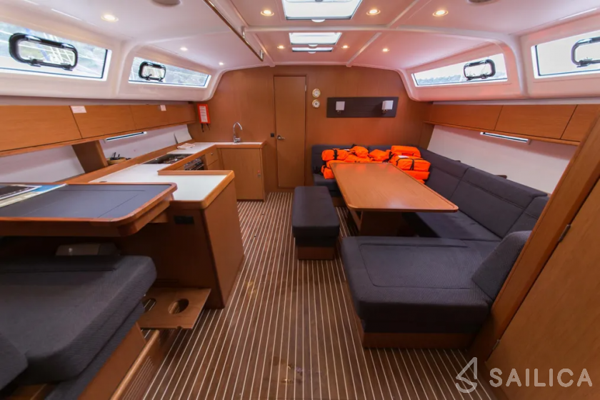 Bavaria 51 Cruiser - Yacht Charter Sailica