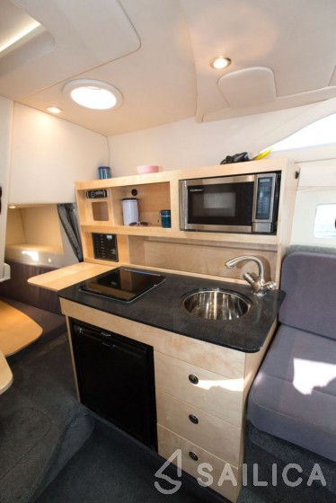 Bayliner Ciera 8 - Yacht Charter Sailica
