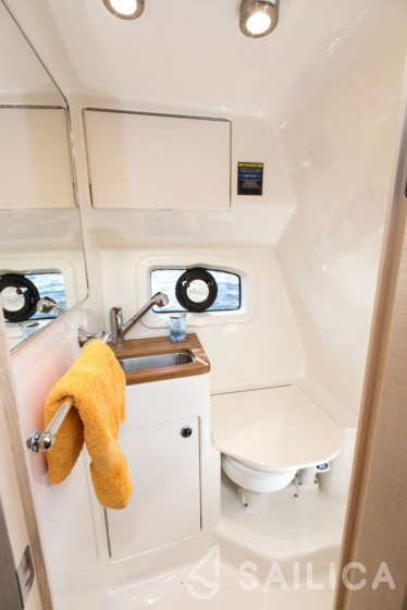 Bayliner Ciera 8 - Yacht Charter Sailica