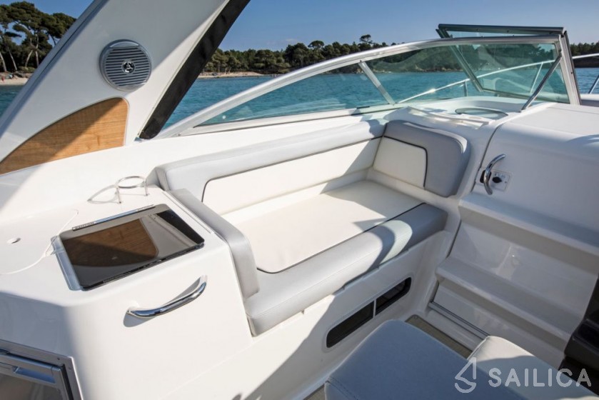 Bayliner Ciera 8 - Yacht Charter Sailica