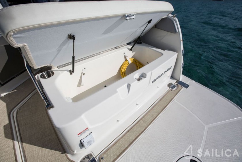 Bayliner Ciera 8 - Yacht Charter Sailica