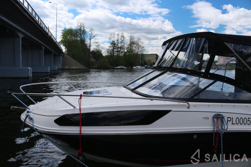 Bayliner VR5 - Yacht Charter Sailica