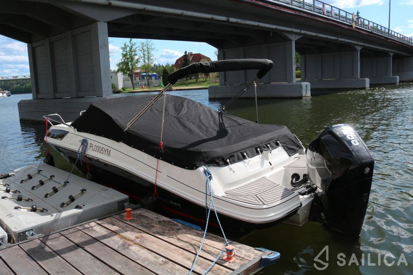 Bayliner VR5 - Yacht Charter Sailica