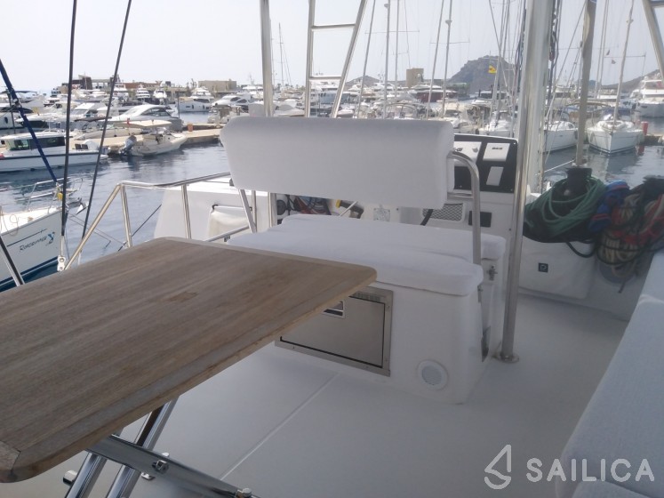 Nautitech 46 Fly - Yacht Charter Sailica