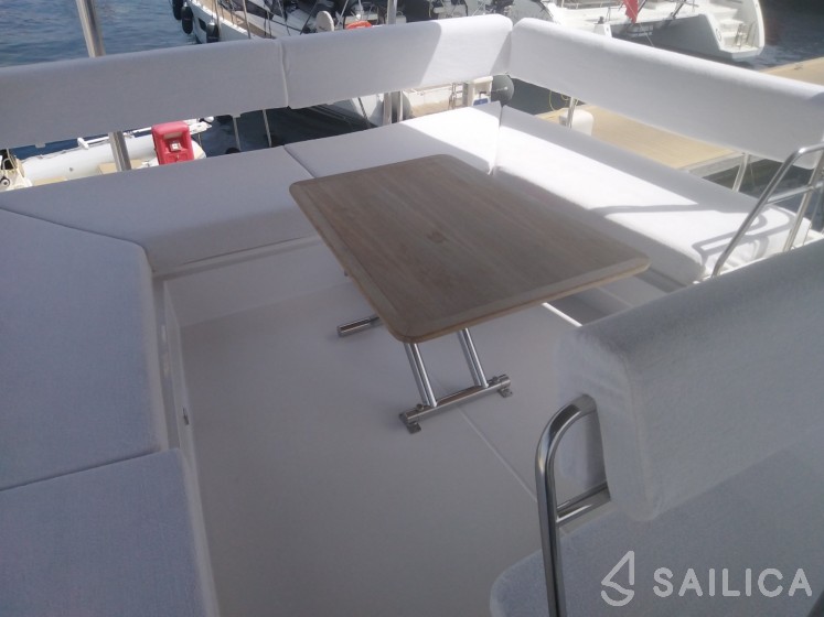 Nautitech 46 Fly - Yacht Charter Sailica