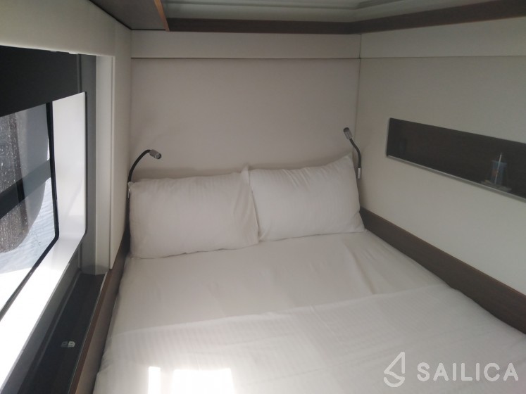 Nautitech 46 Fly - Yacht Charter Sailica