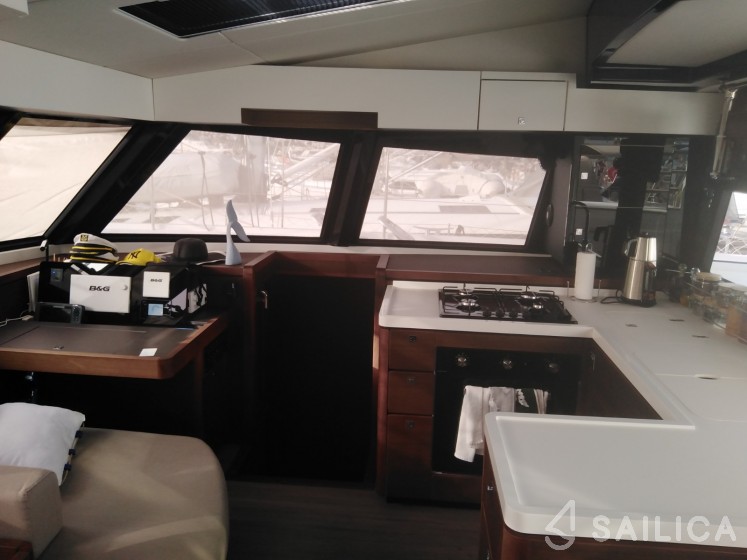 Nautitech 46 Fly - Yacht Charter Sailica