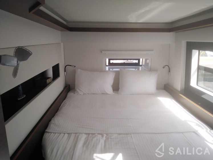 Nautitech 46 Fly - Yacht Charter Sailica