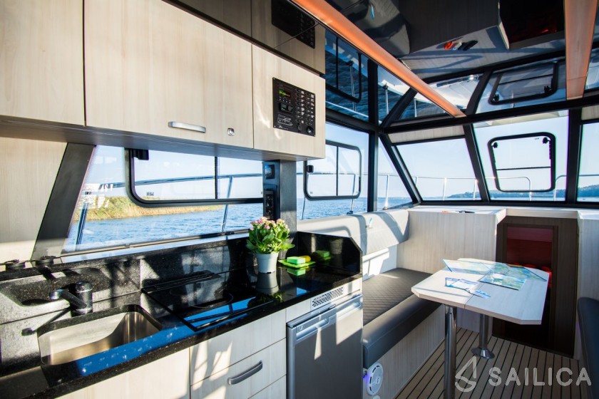 Futura 40 Grand Horizon - Yacht Charter Sailica