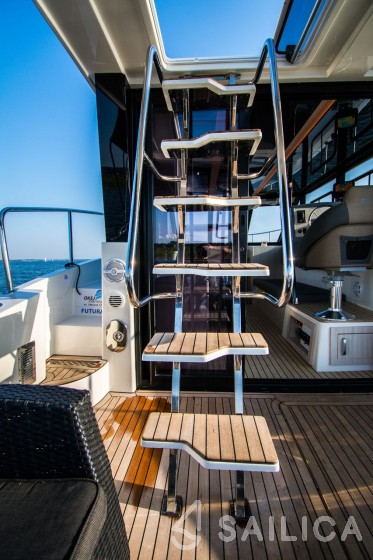 Futura 40 Grand Horizon - Yacht Charter Sailica