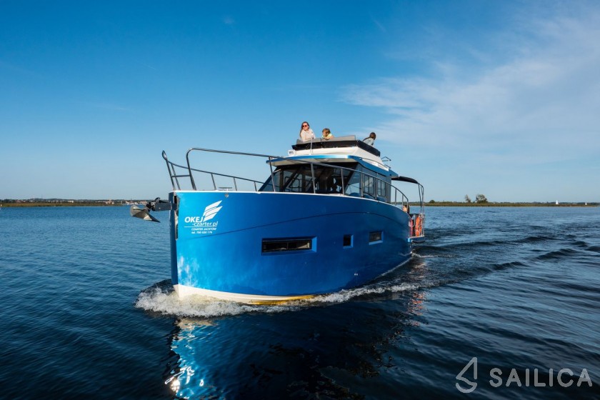 Futura 40 Grand Horizon - Yacht Charter Sailica