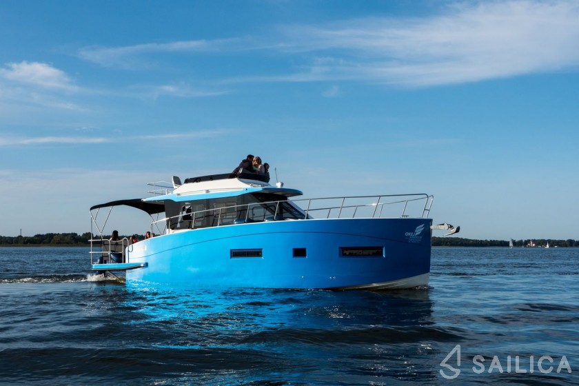 Futura 40 Grand Horizon - Yacht Charter Sailica