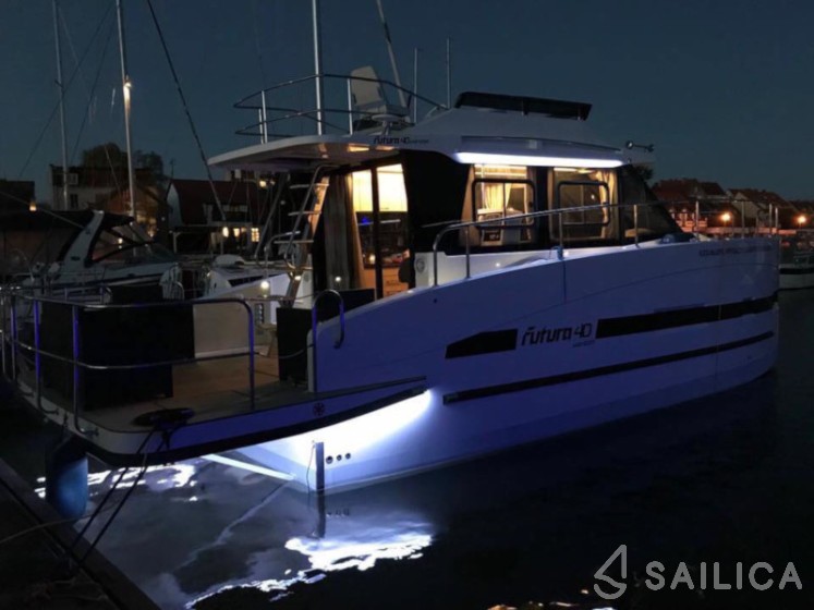 Futura 40 Grand Horizon - Yacht Charter Sailica