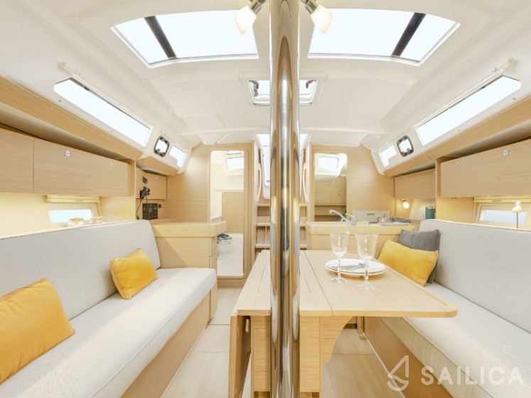 Dufour 360 GL - Yacht Charter Sailica