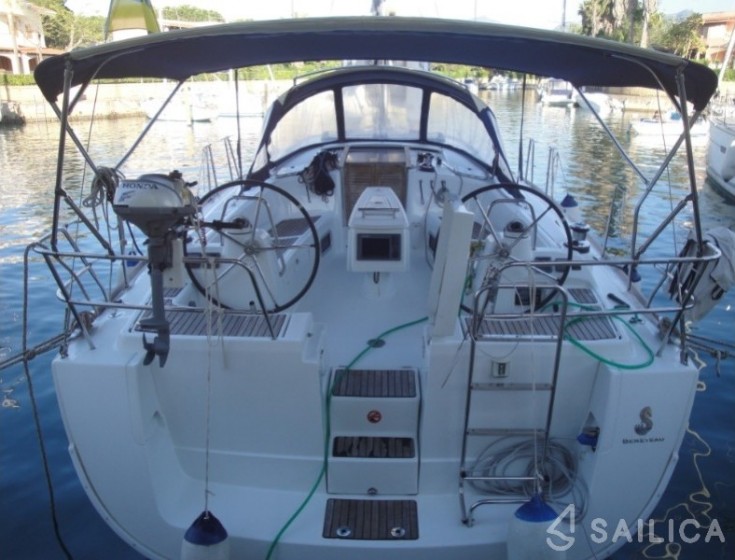 Oceanis 43 - Yacht Charter Sailica
