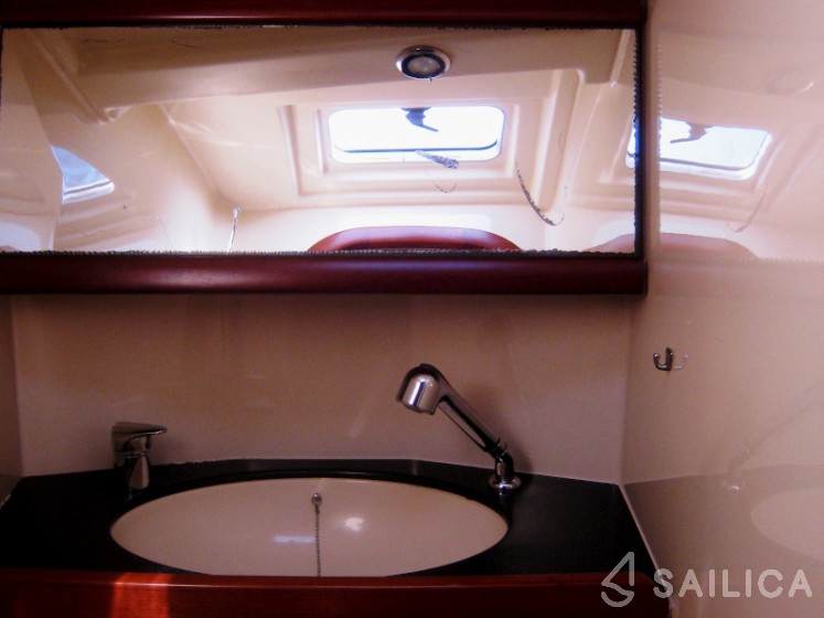 Dufour 455 Grand Large - Yacht Charter Sailica