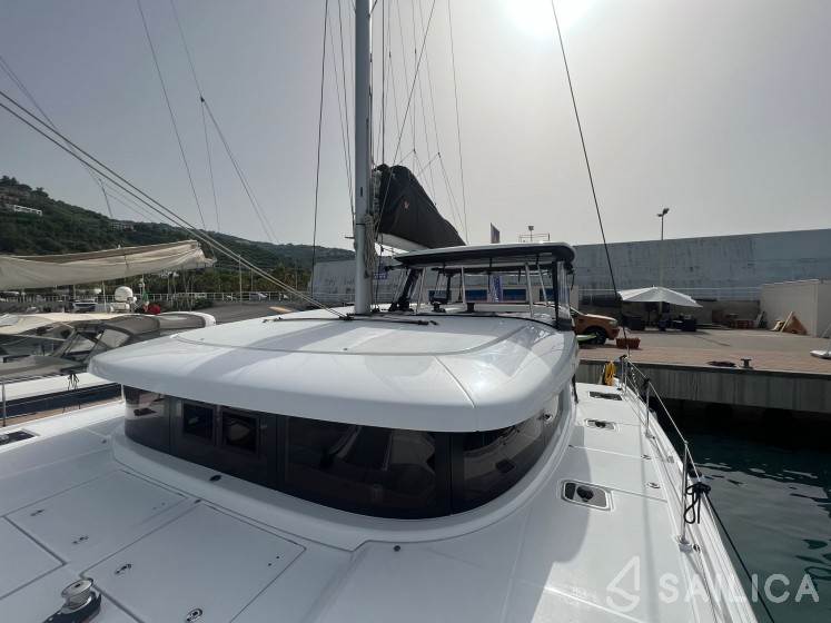 Lagoon 42 - Yacht Charter Sailica