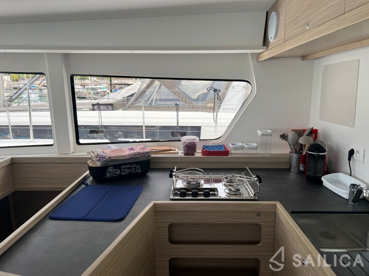 Lagoon 42 - Yacht Charter Sailica