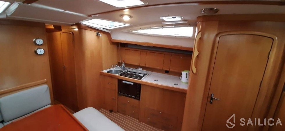 Delphia 40 - Yacht Charter Sailica