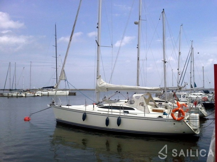 Delphia 40 - Yacht Charter Sailica