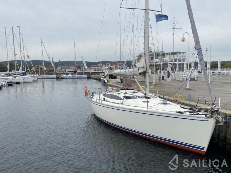Delphia 40 - Yacht Charter Sailica