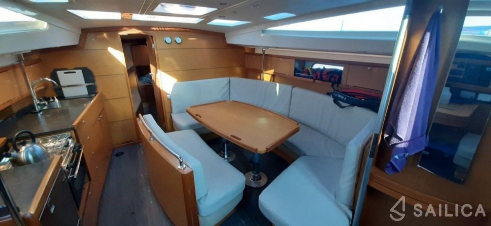 Delphia 47 - Yacht Charter Sailica