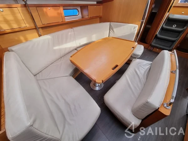 Delphia 47 - Yacht Charter Sailica