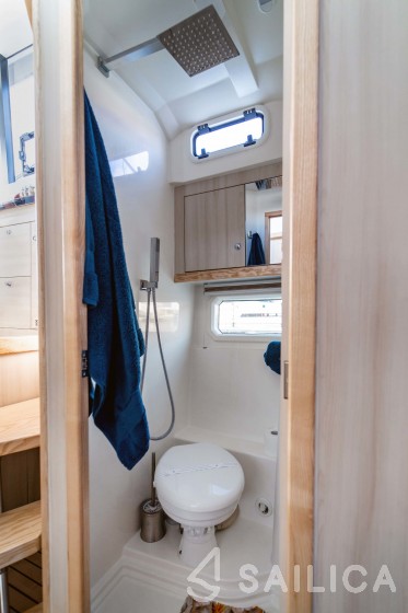 Delphia Escape 1150 - Yacht Charter Sailica