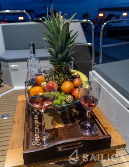 Delphia Escape 1150 - Yacht Charter Sailica